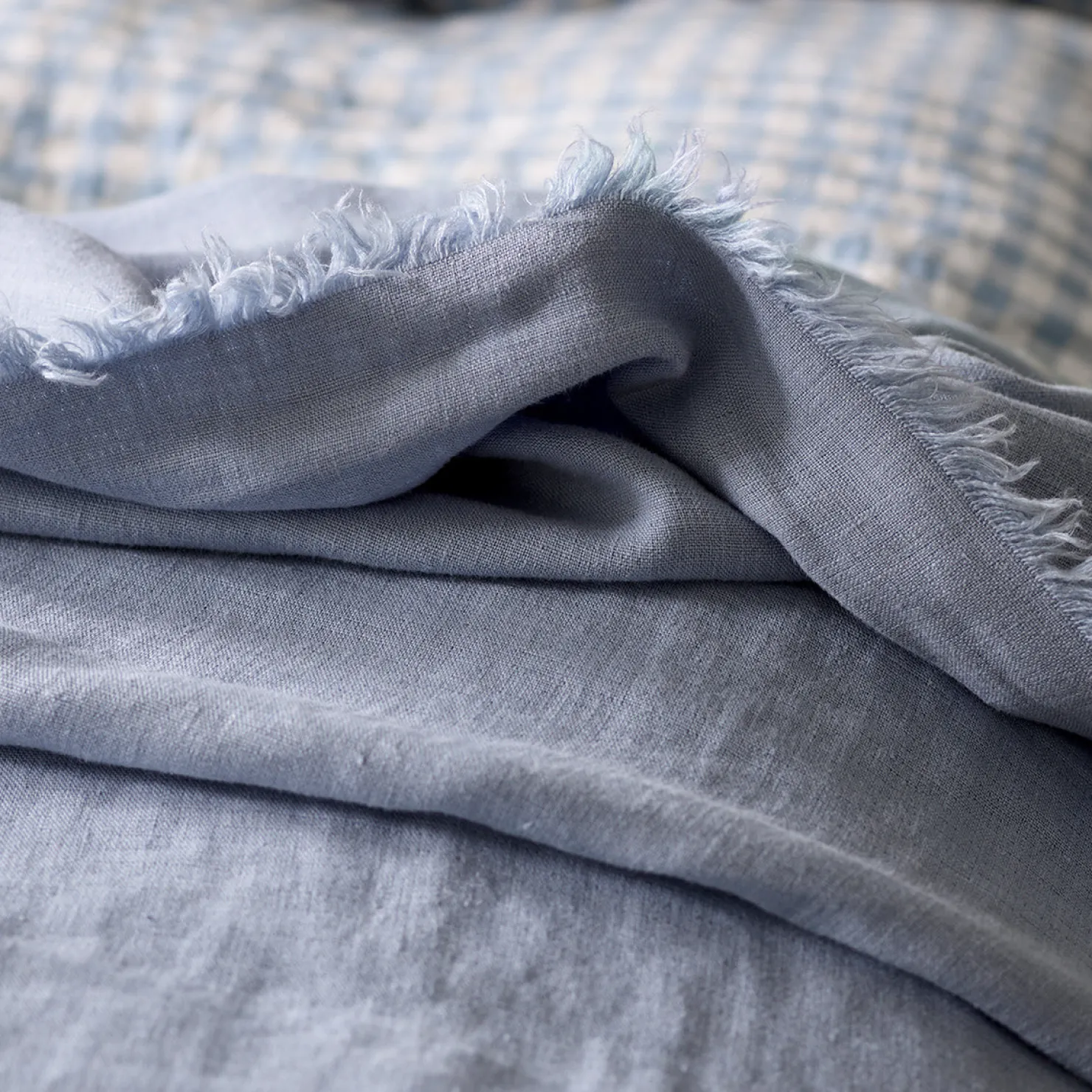 Blankets & Throws|Blankets & Throws>Piglet in Bed Blue Willow Linen Crinkle Throw Wave Blue