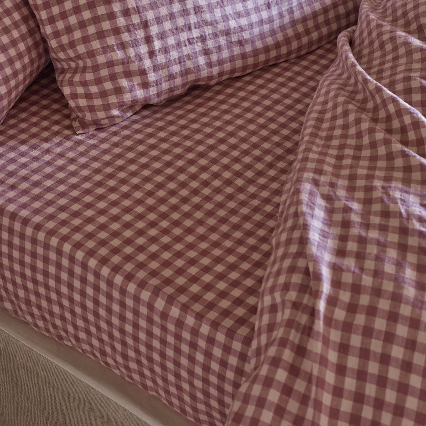 Gingham Bedding|Fitted Sheets>Piglet in Bed 100% Linen Fitted Sheet Elderberry Gingham