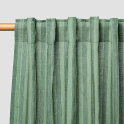 Curtains><noscript><img width=